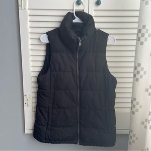 Old Navy Black Puffer Vest - M